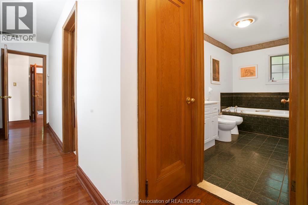 Photo 32 of 860 Charing Cross Road, Chatham ON
