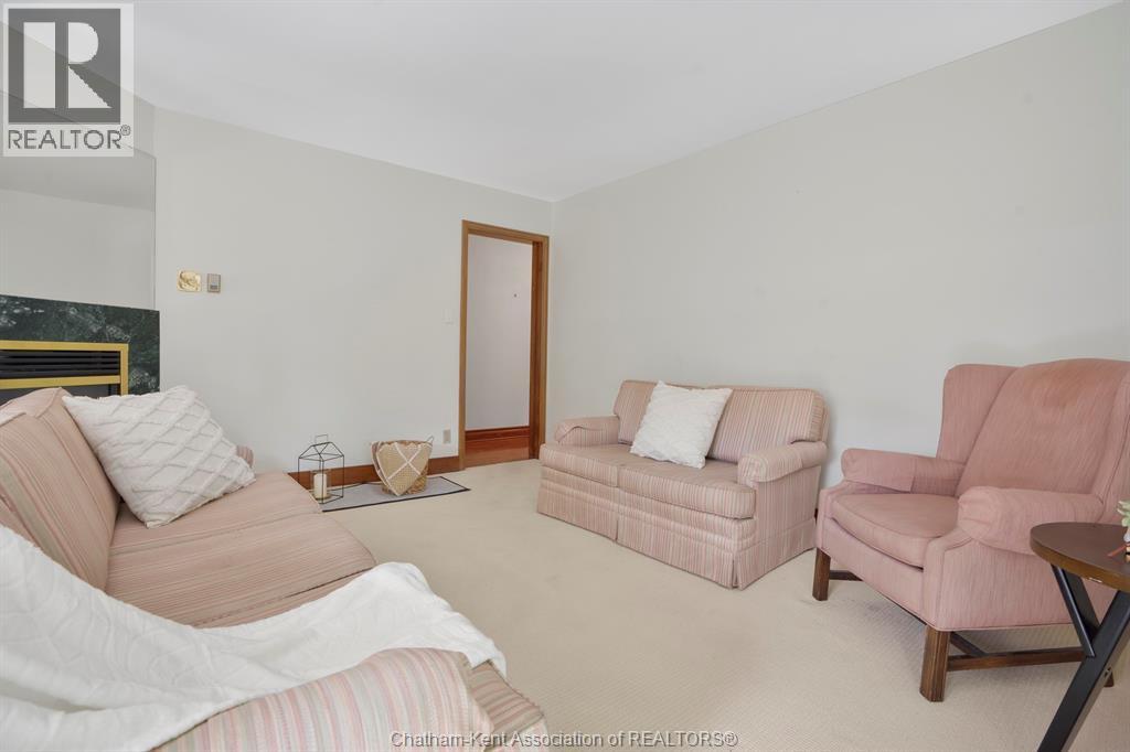 Photo 26 of 860 Charing Cross Road, Chatham ON