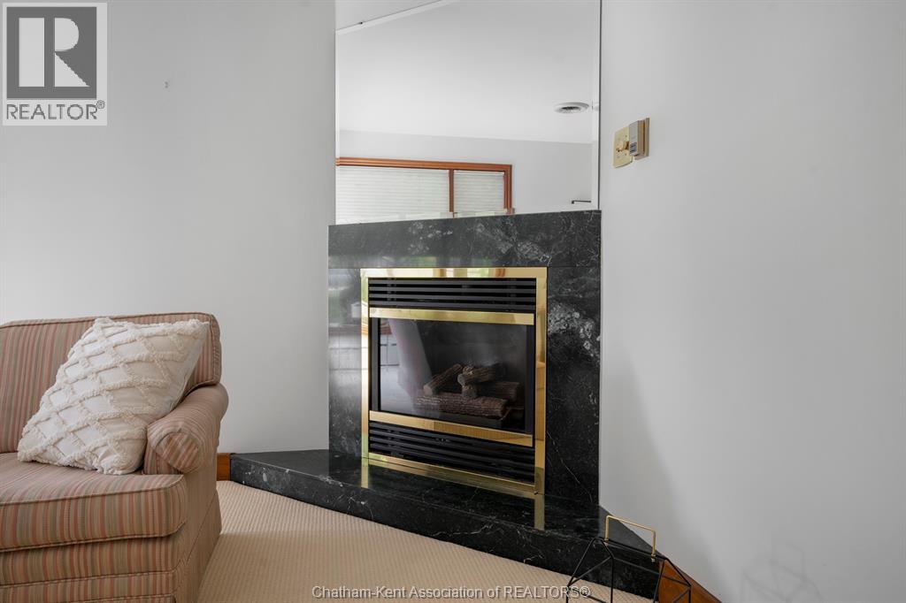 Photo 27 of 860 Charing Cross Road, Chatham ON