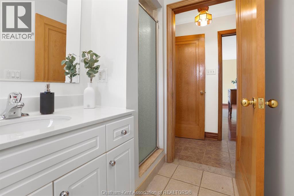 Photo 35 of 860 Charing Cross Road, Chatham ON