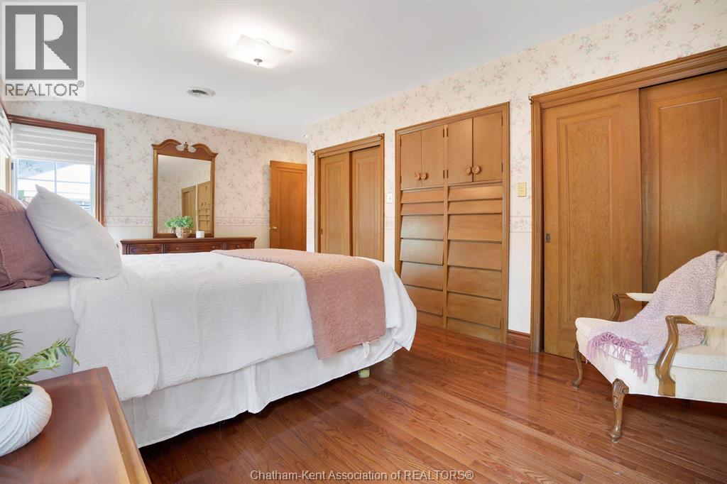 Photo 28 of 860 Charing Cross Road, Chatham ON