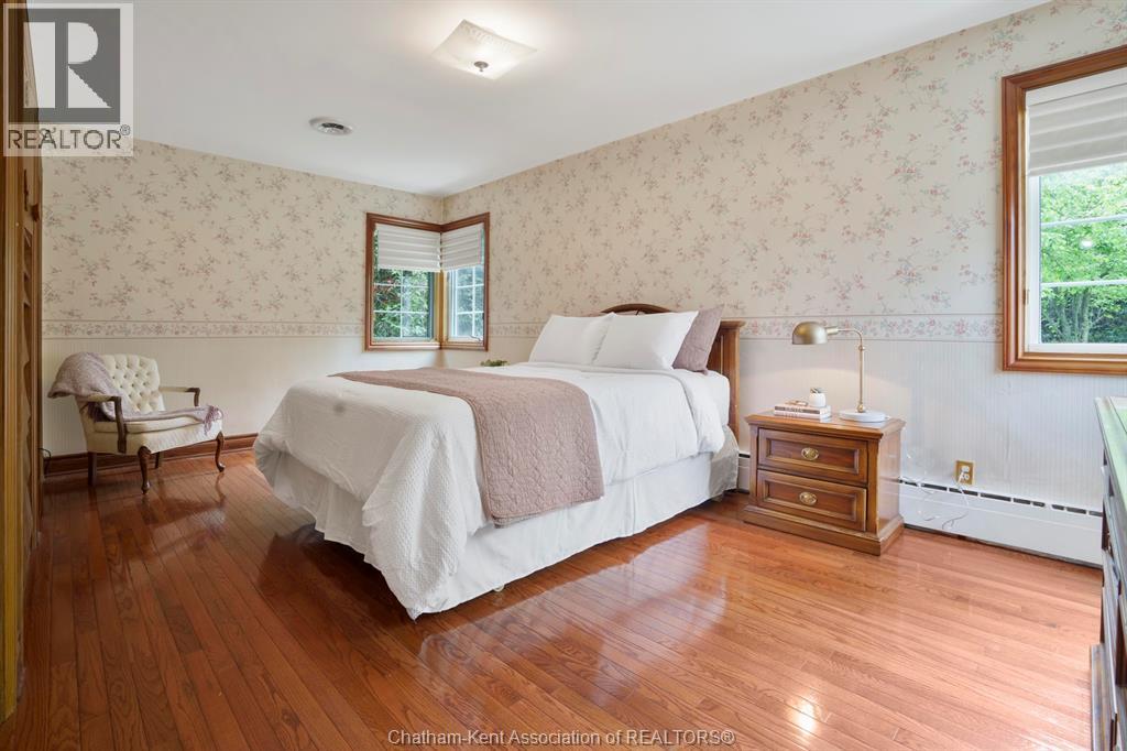 Photo 29 of 860 Charing Cross Road, Chatham ON