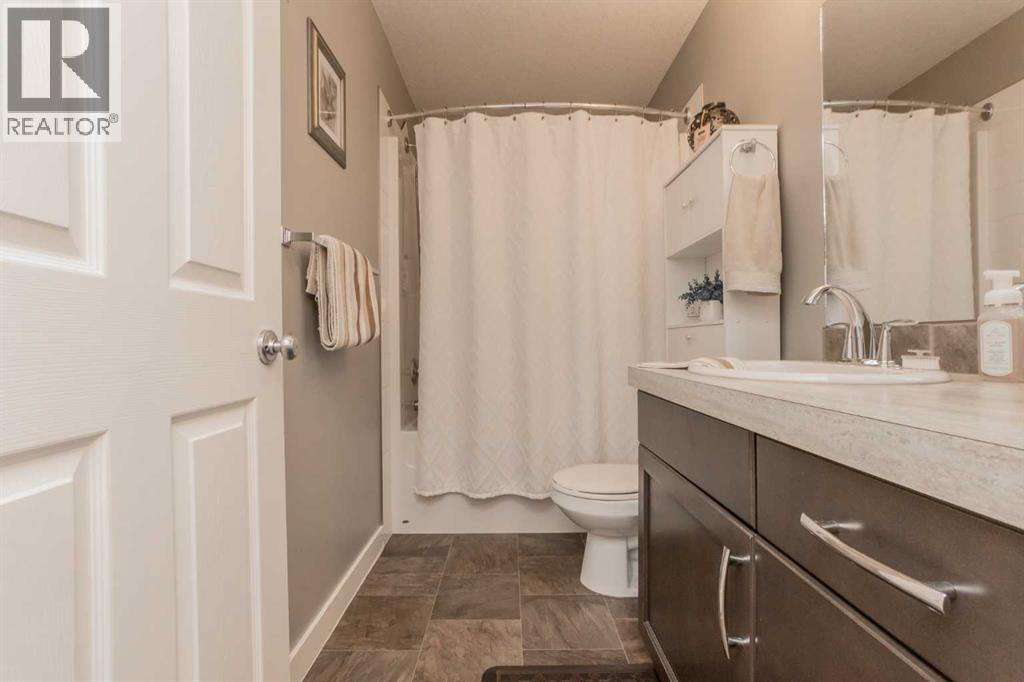 Photo 7 of 9602 113 Avenue, Clairmont AB