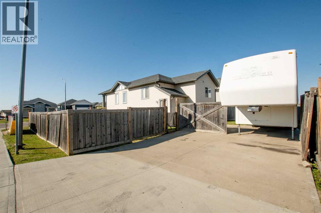 Photo 14 of 9602 113 Avenue, Clairmont AB