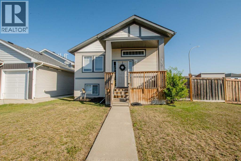 Photo 2 of 9602 113 Avenue, Clairmont AB