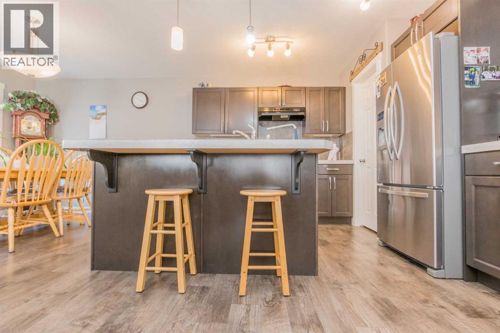 Photo 3 of 9602 113 Avenue, Clairmont AB