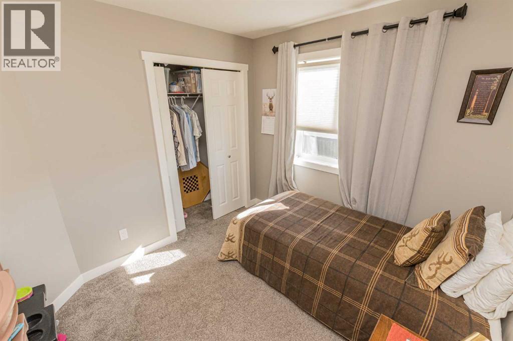 Photo 4 of 9602 113 Avenue, Clairmont AB