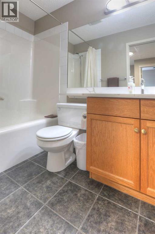 Photo 17 of 8903 Royal Oak Way Nw, Calgary AB