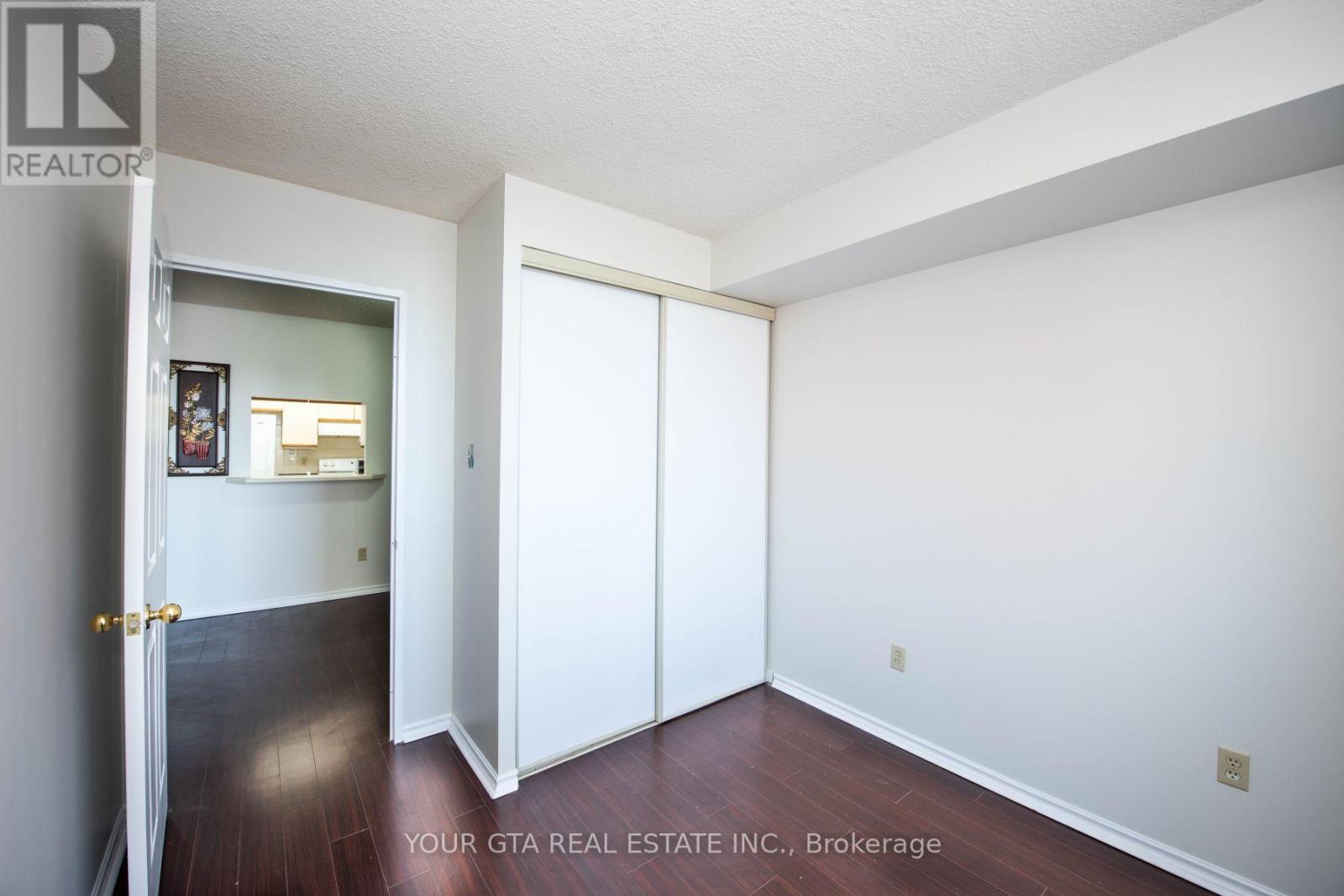 Photo 11 of 1006 265 Enfield Place, Mississauga ON