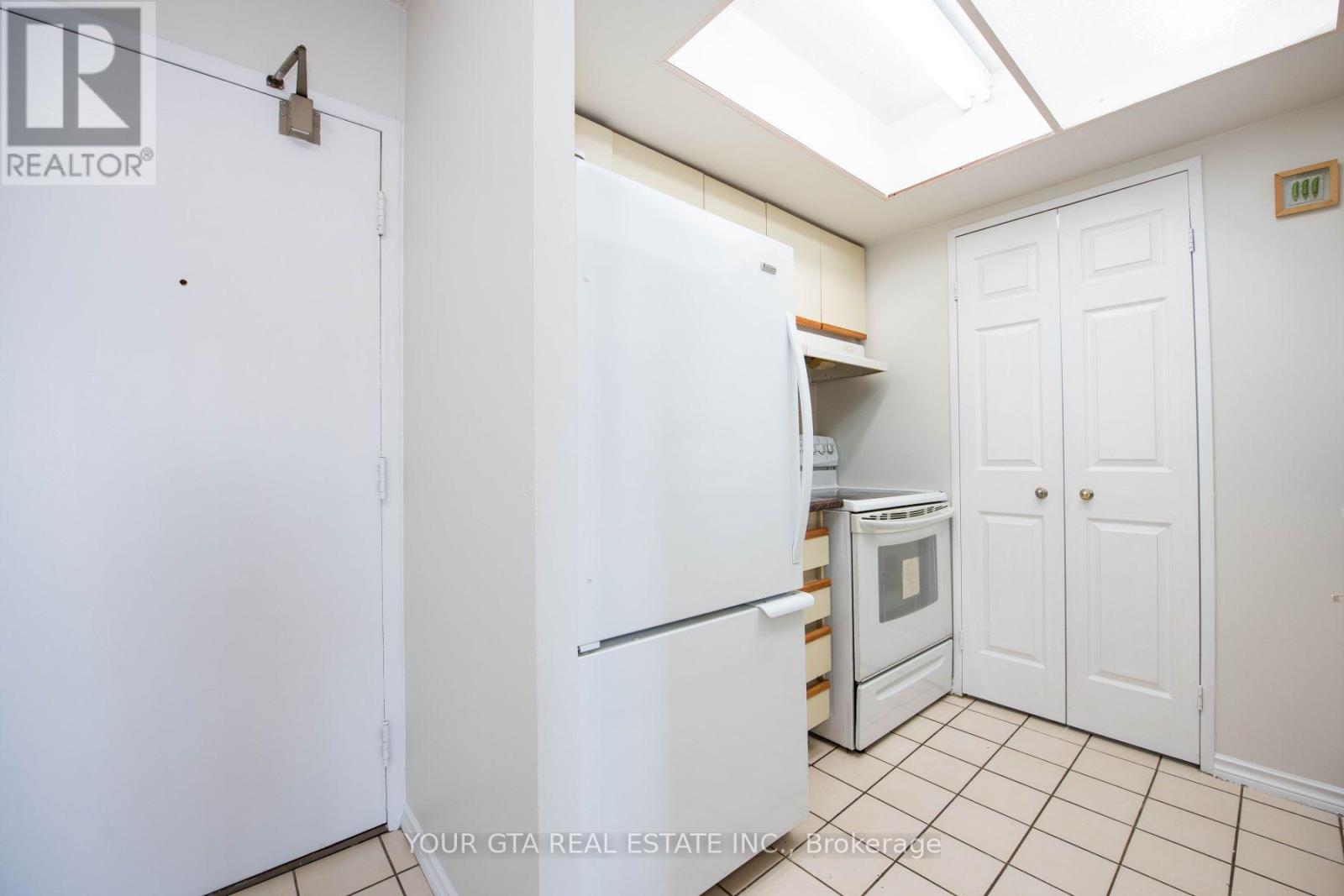 Photo 10 of 1006 265 Enfield Place, Mississauga ON
