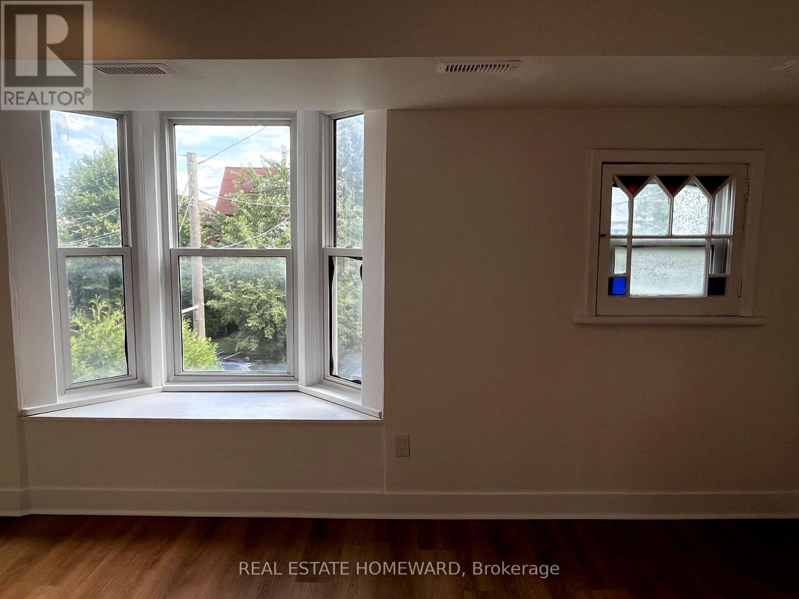 Photo 9 of Upper 66 Melville Avenue, Toronto ON