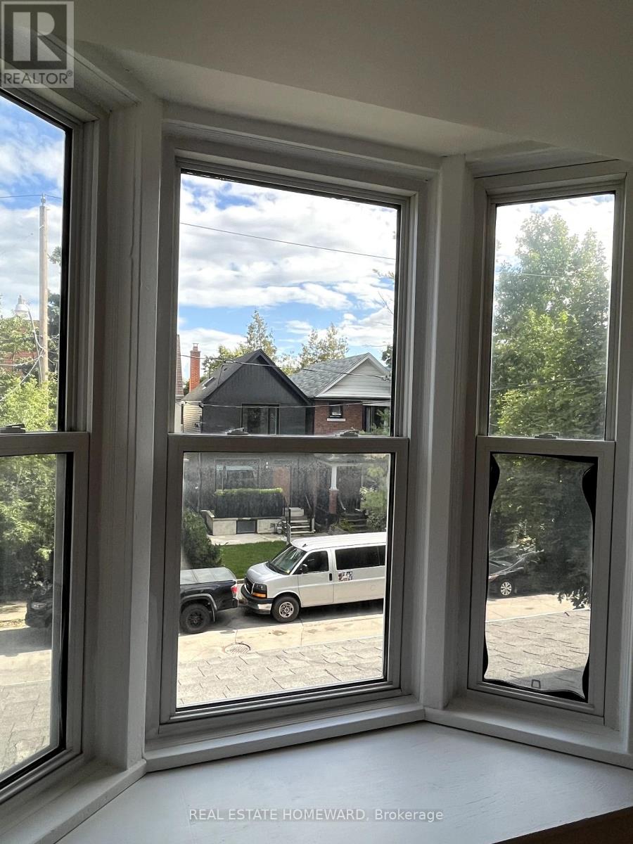 Photo 2 of Upper 66 Melville Avenue, Toronto ON