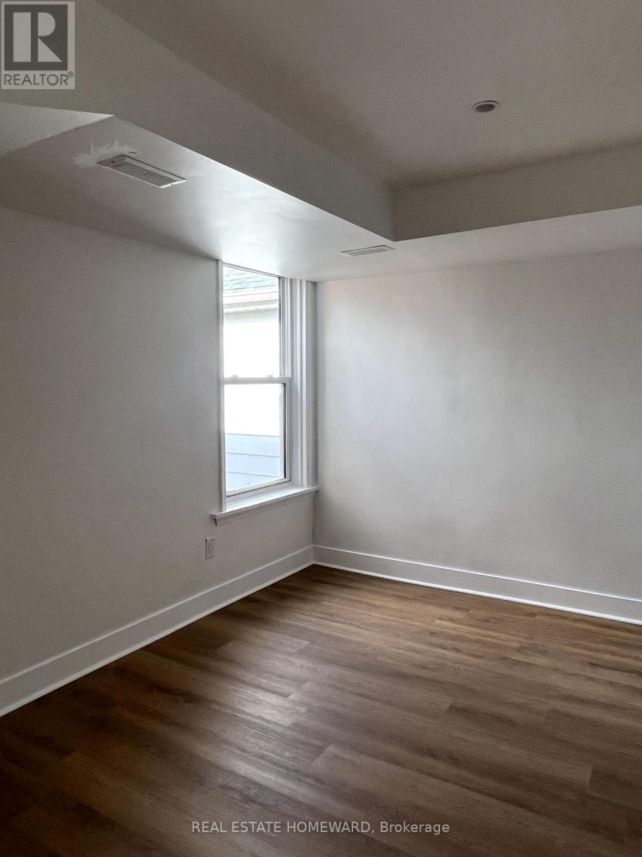 Photo 5 of Upper 66 Melville Avenue, Toronto ON