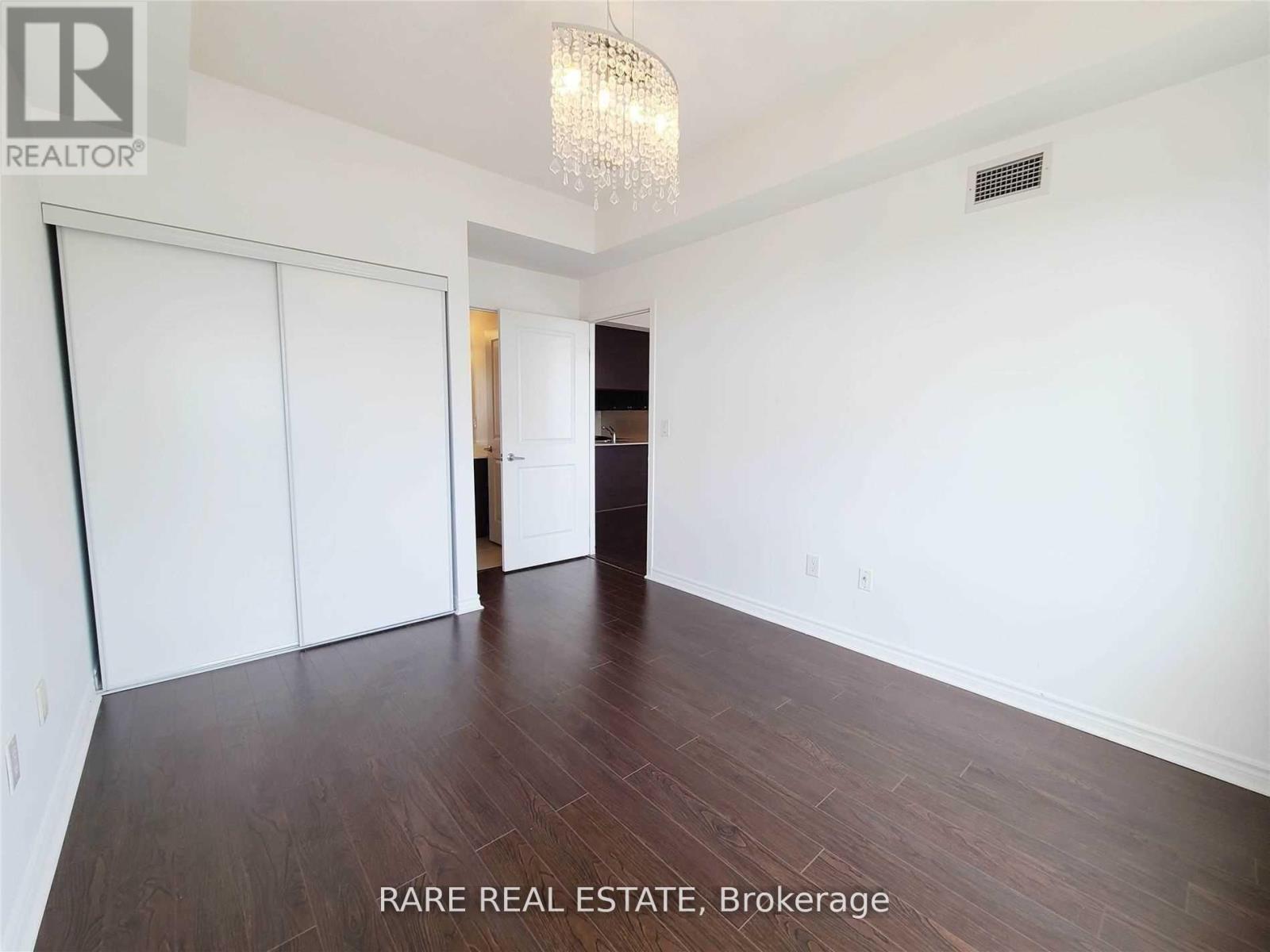 Photo 6 of 3204 385 Prince Of Wales Drive, Mississauga ON