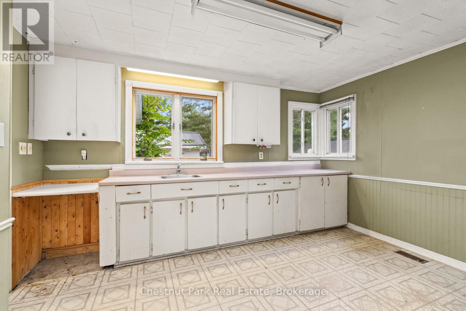 Photo 11 of 68 Beaumont Drive, Bracebridge ON
