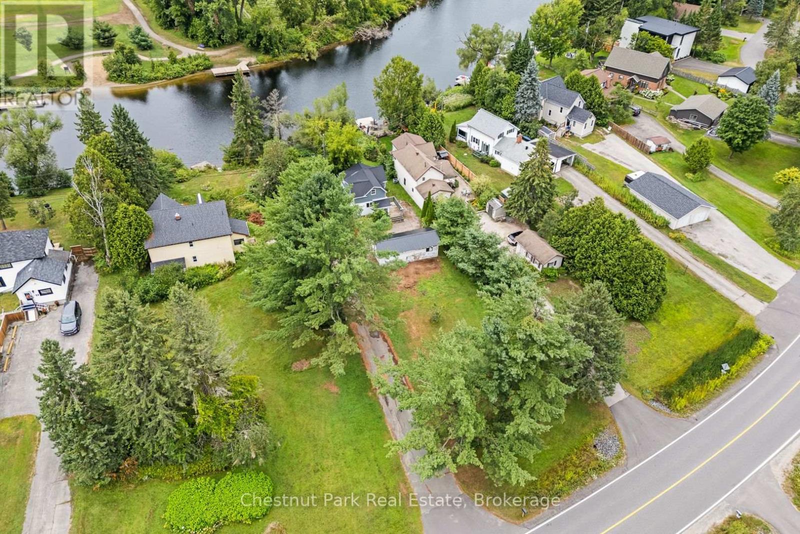 Photo 28 of 68 Beaumont Drive, Bracebridge ON