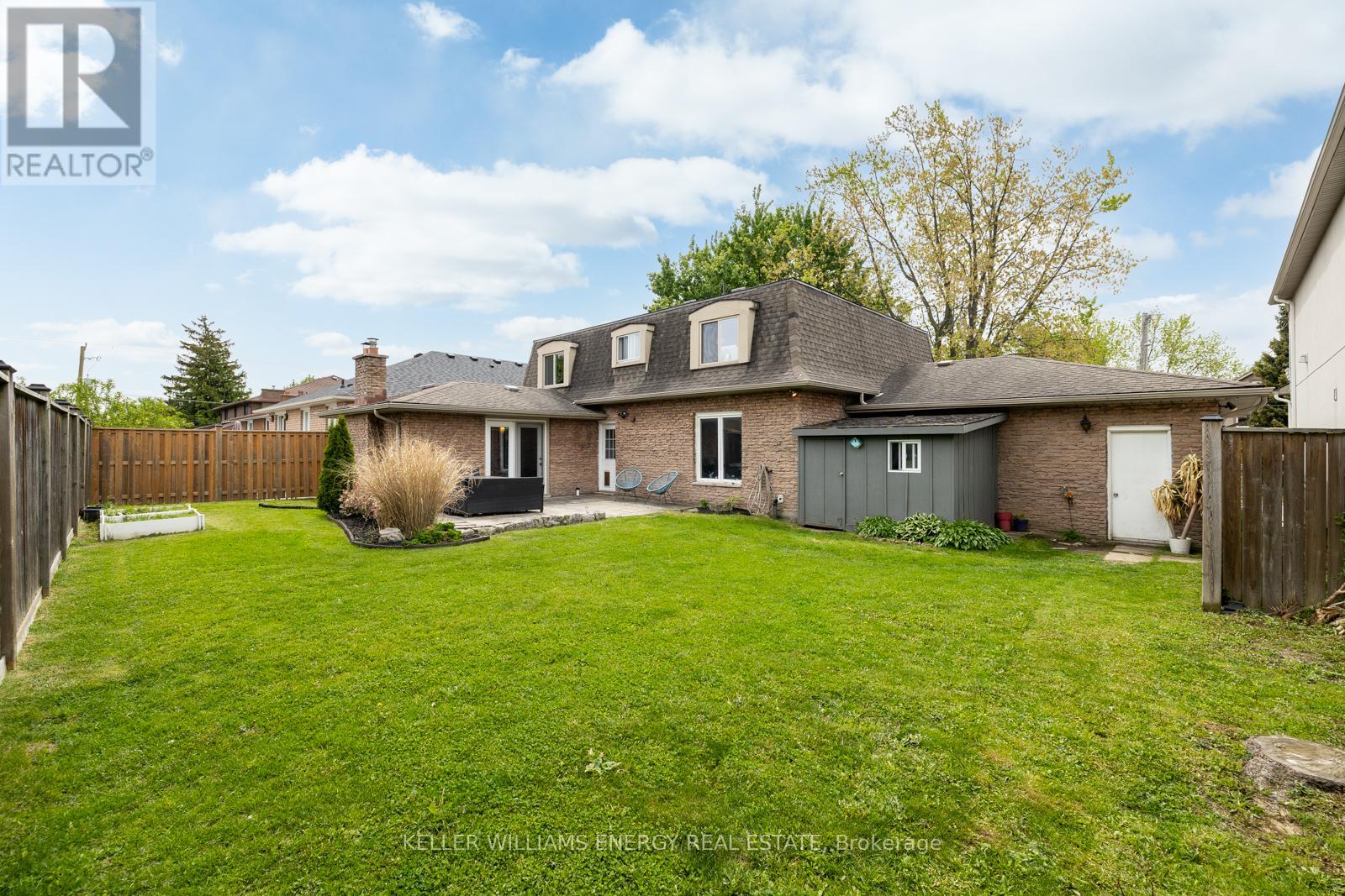 Photo 3 of 158 Chester Avenue, Hamilton ON