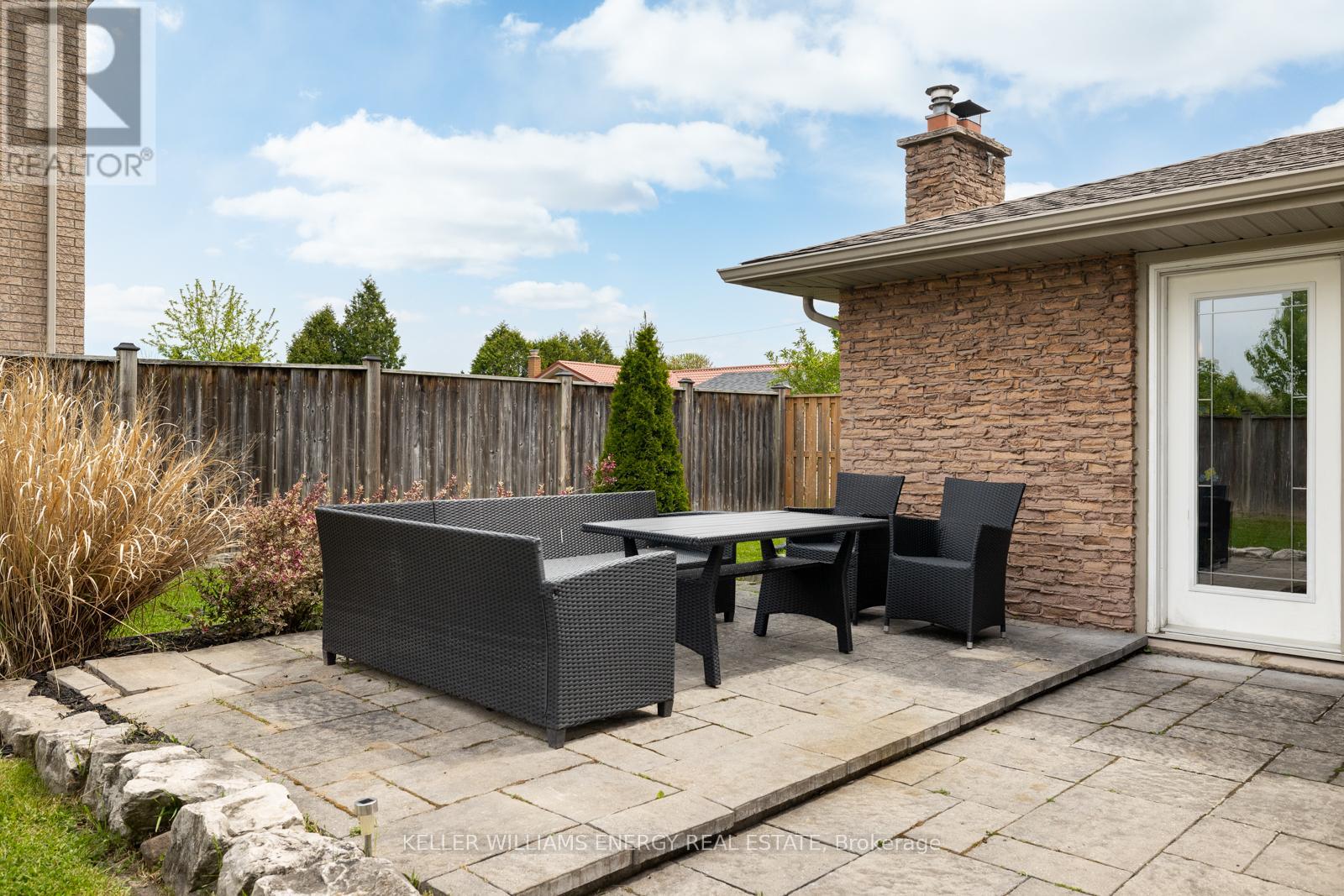 Photo 13 of 158 Chester Avenue, Hamilton ON