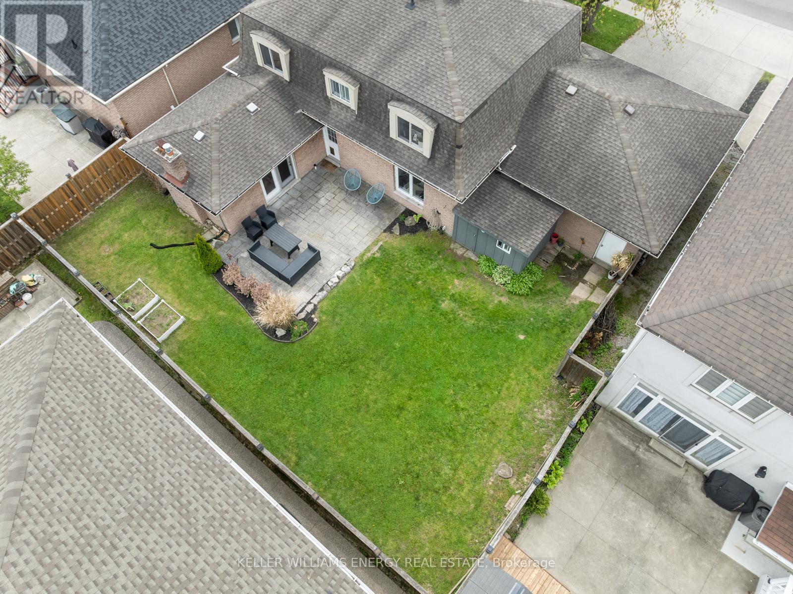 Photo 11 of 158 Chester Avenue, Hamilton ON