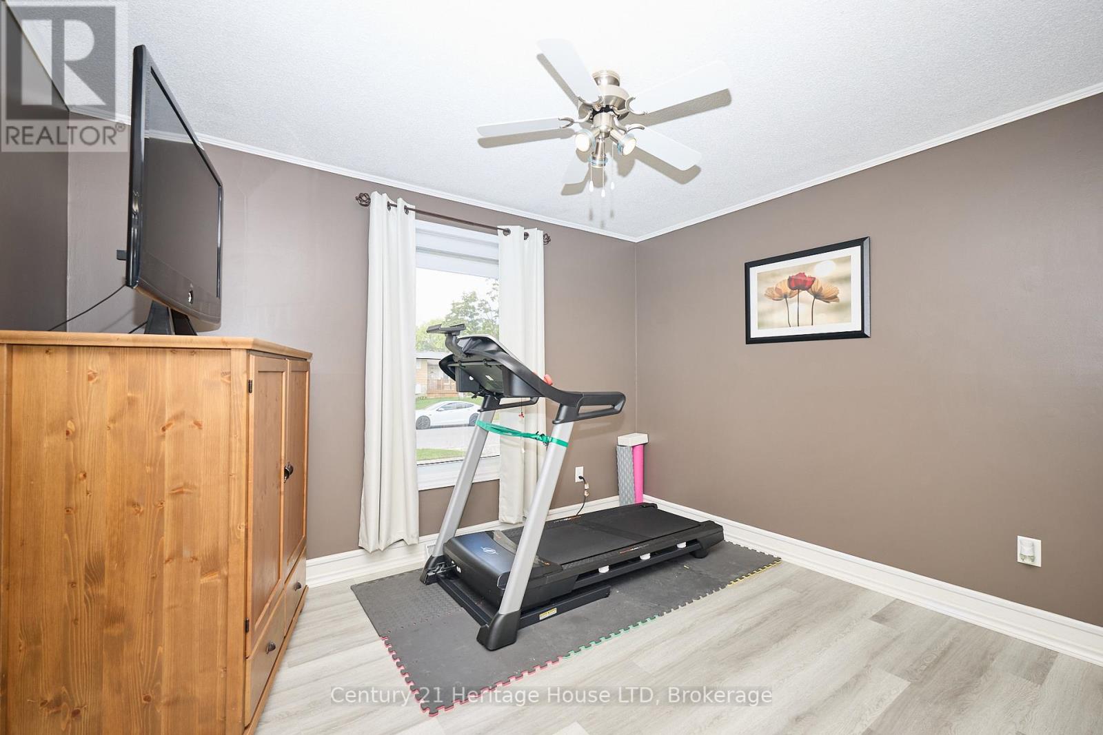 Photo 14 of 48 Loyalist Drive, Welland ON