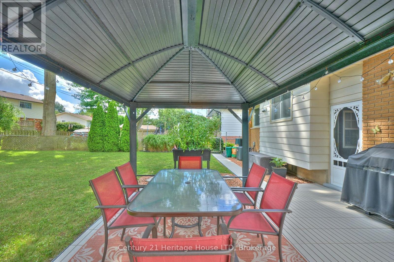 Photo 23 of 48 Loyalist Drive, Welland ON