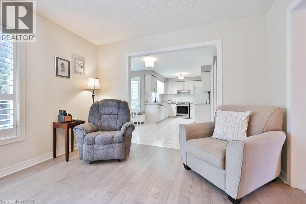 Photo 5 of 542 Hambling Court, Burlington ON