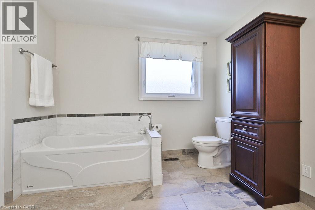 Photo 8 of 542 Hambling Court, Burlington ON