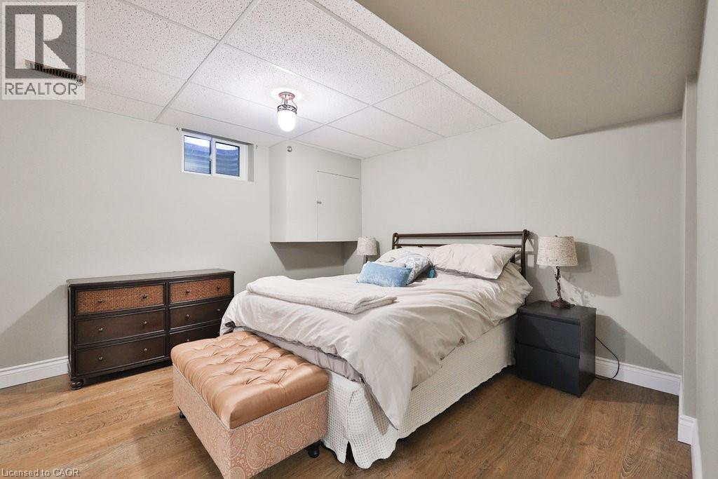 Photo 1 of 542 Hambling Court, Burlington ON