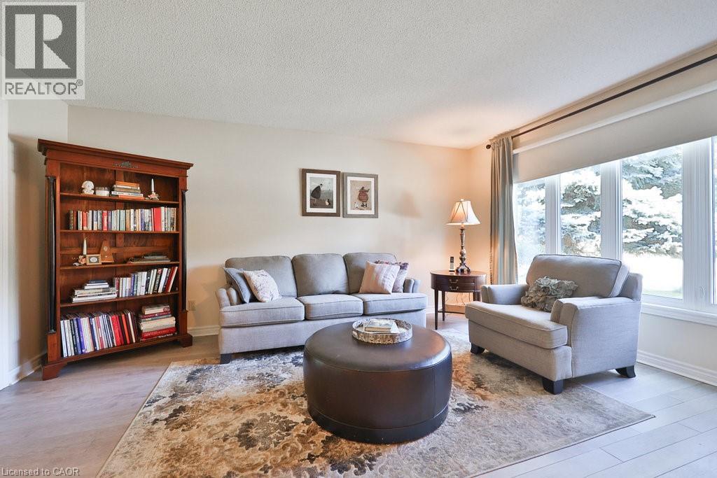 Photo 7 of 542 Hambling Court, Burlington ON