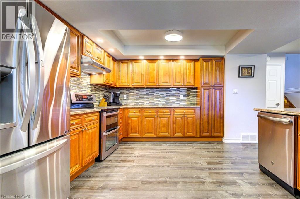 Photo 25 of 10 Glen Abbey Court, Woodstock ON
