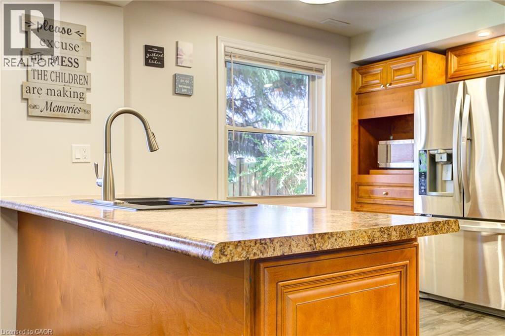 Photo 27 of 10 Glen Abbey Court, Woodstock ON