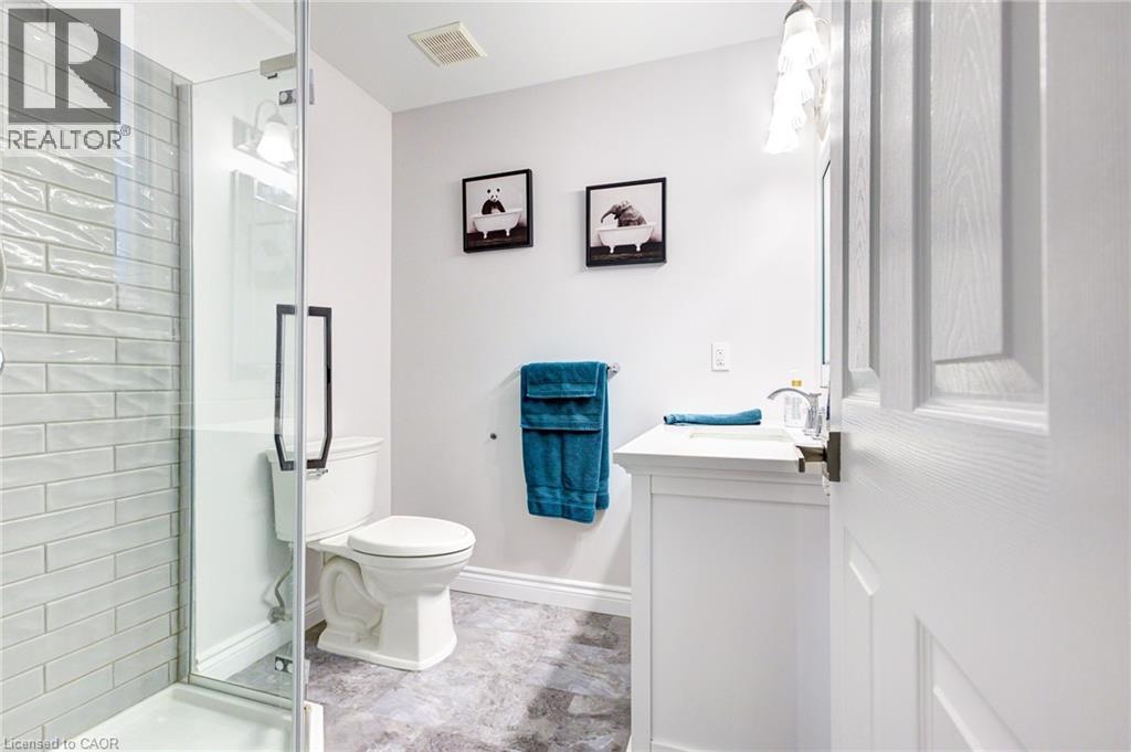 Photo 15 of 10 Glen Abbey Court, Woodstock ON