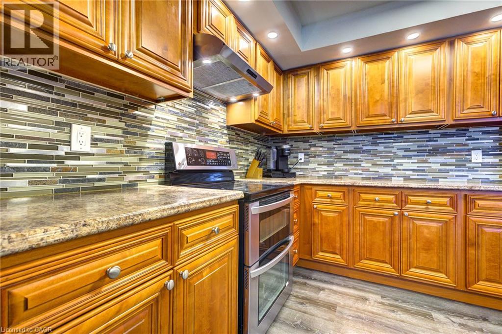 Photo 26 of 10 Glen Abbey Court, Woodstock ON