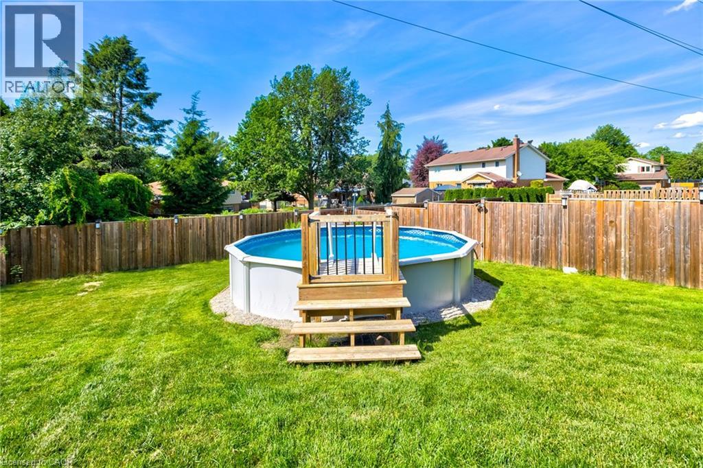 Photo 40 of 10 Glen Abbey Court, Woodstock ON