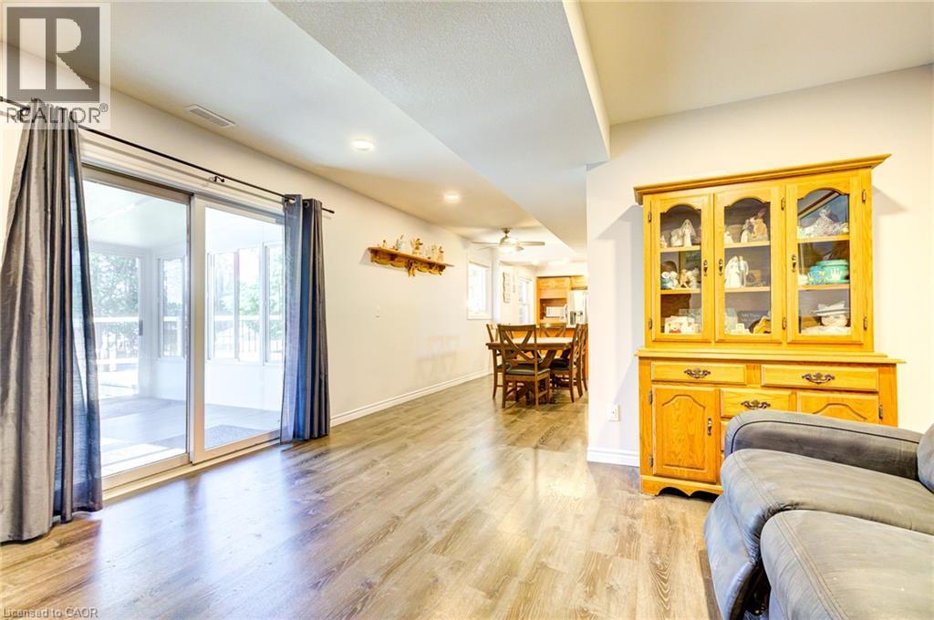 Photo 33 of 10 Glen Abbey Court, Woodstock ON
