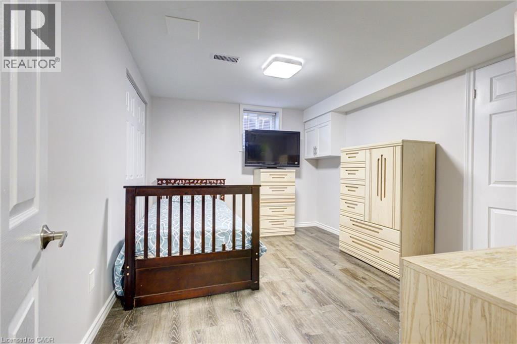 Photo 37 of 10 Glen Abbey Court, Woodstock ON