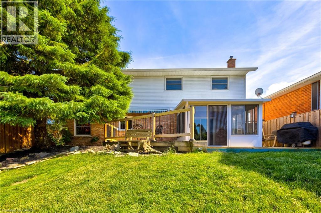 Photo 41 of 10 Glen Abbey Court, Woodstock ON