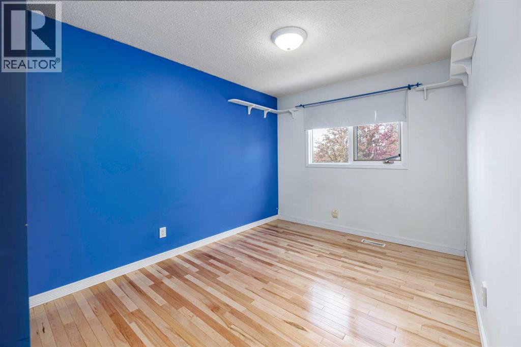 Photo 4 of 24 Caswell Close, Red Deer AB