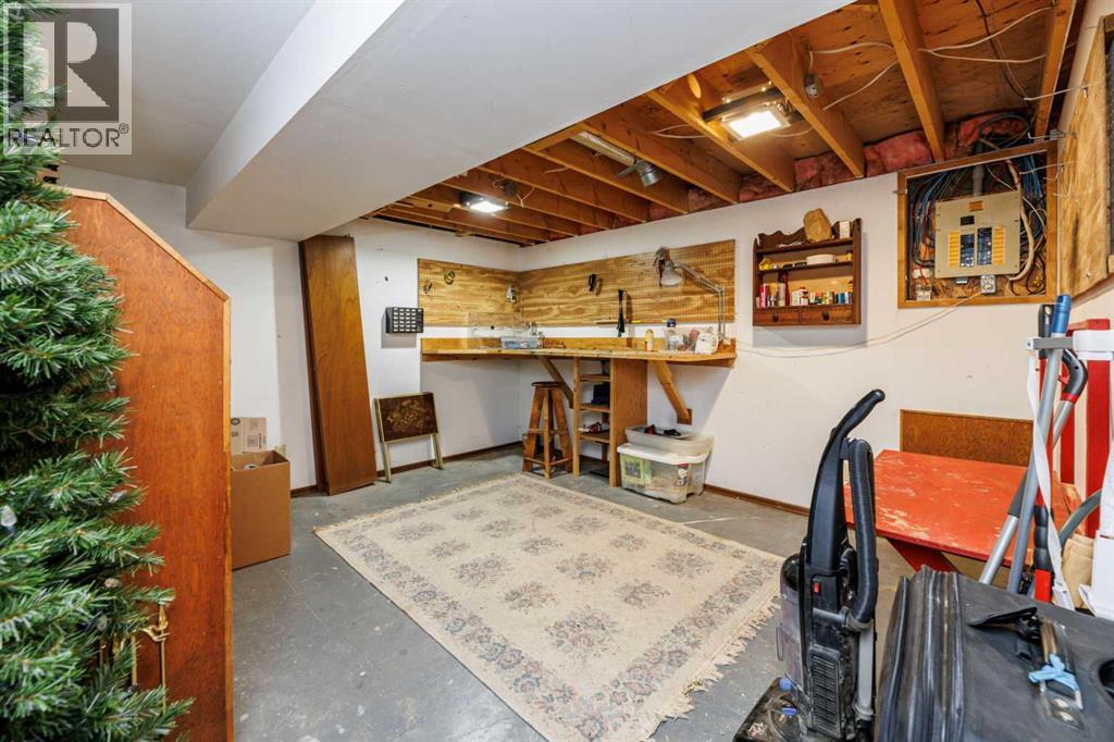 Photo 12 of 24 Caswell Close, Red Deer AB