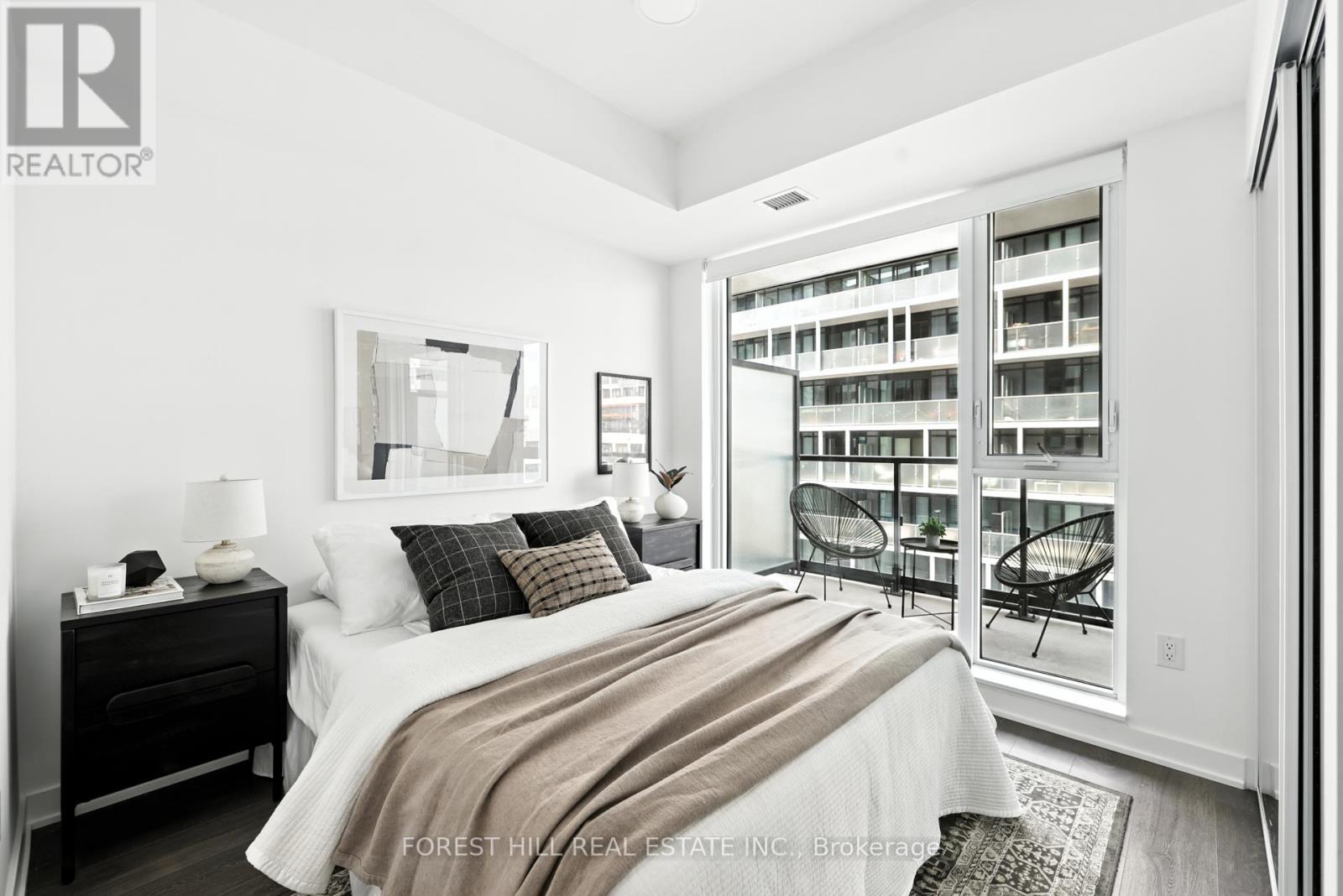 Photo 2 of 718 35 Tubman Avenue, Toronto ON