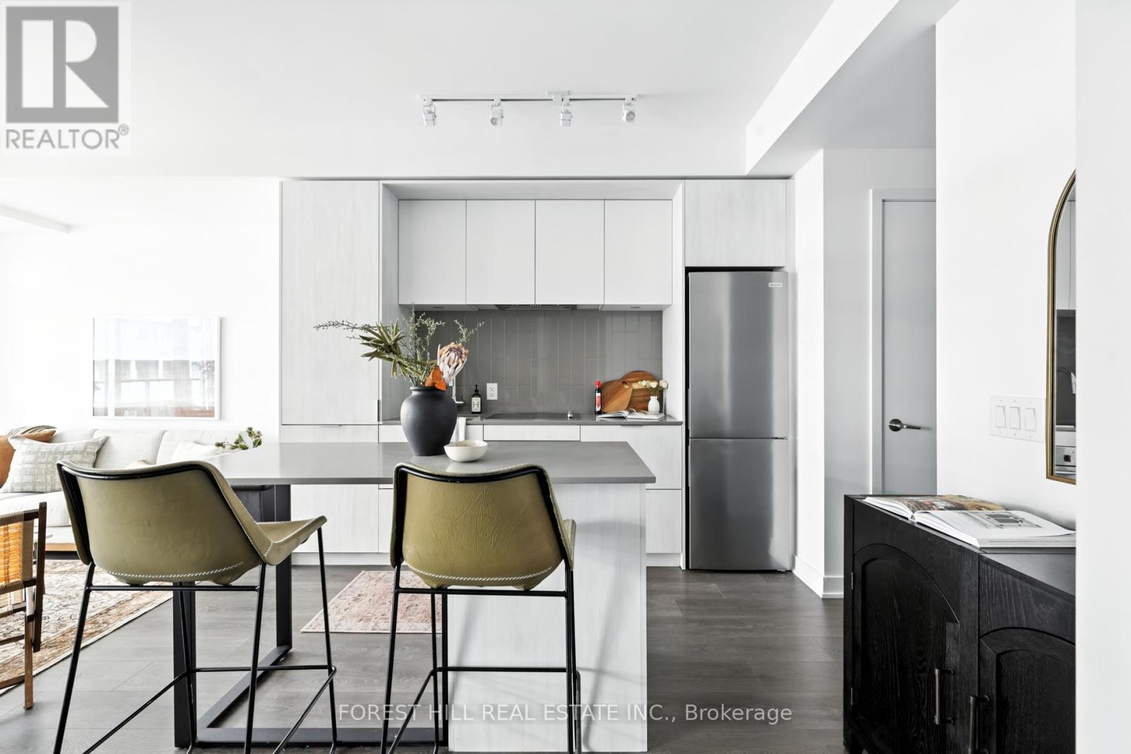 Photo 5 of 718 35 Tubman Avenue, Toronto ON