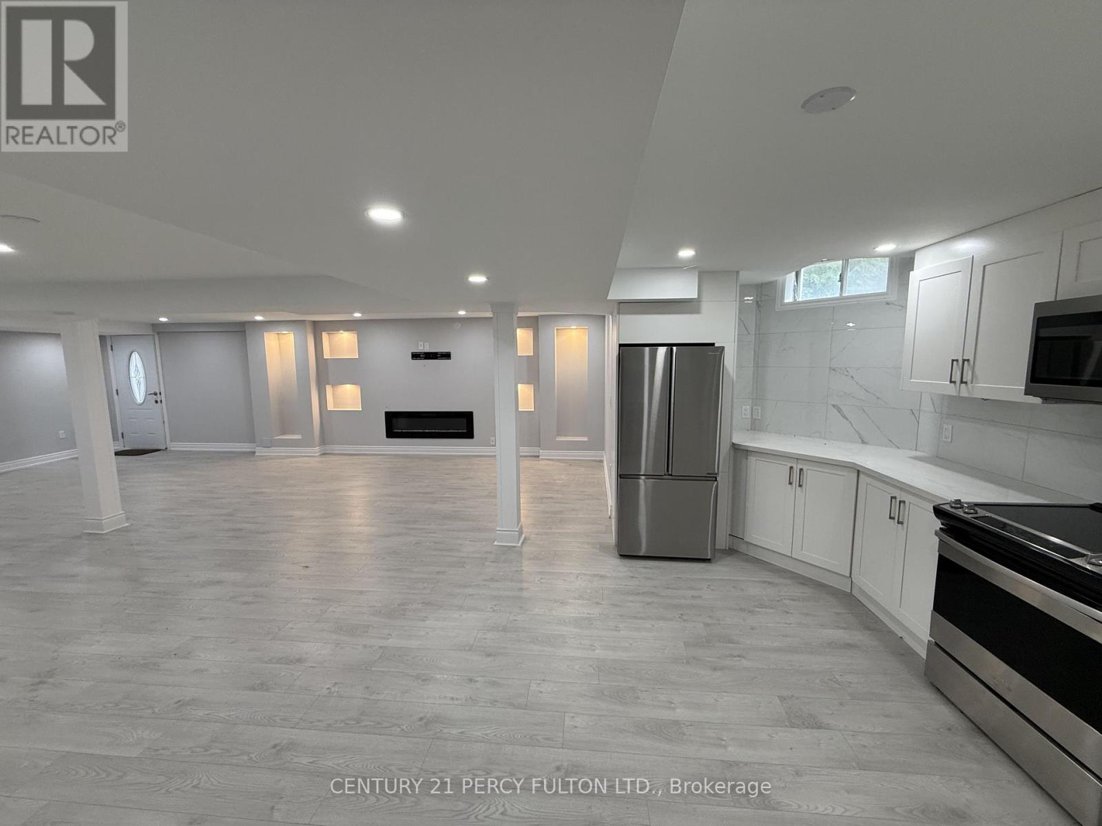 Photo 1 of 932 Schaeffer Outlook, Newmarket ON
