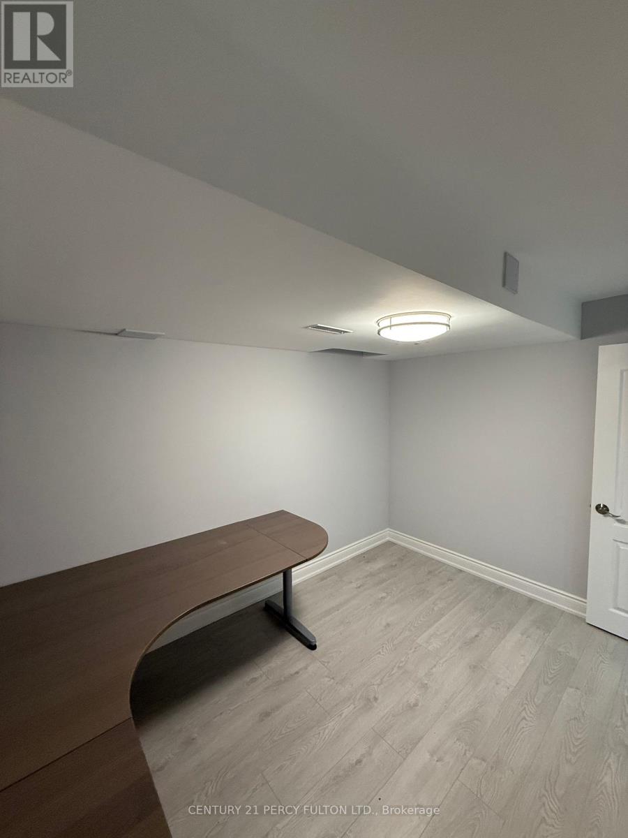 Photo 8 of 932 Schaeffer Outlook, Newmarket ON