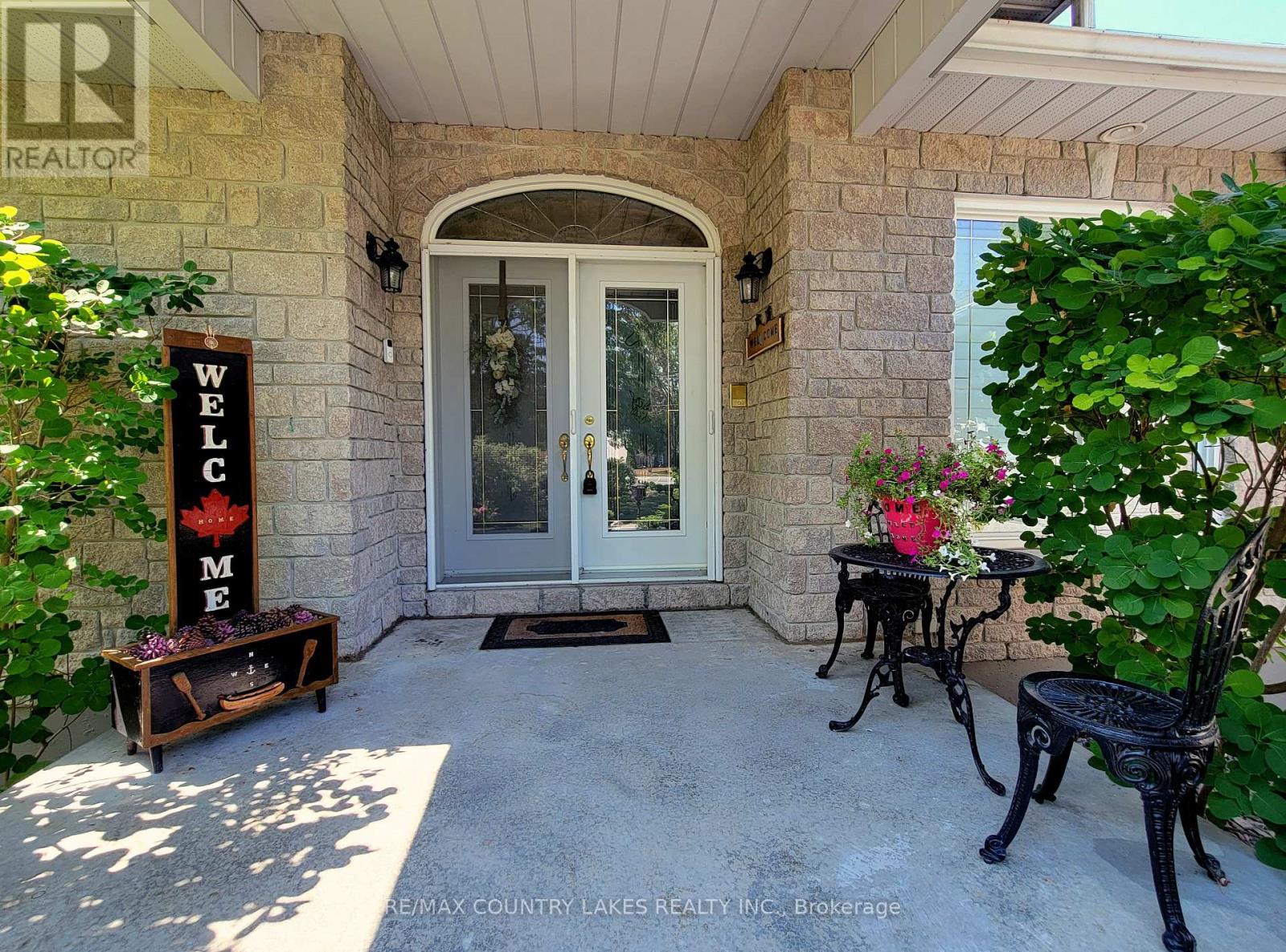 Photo 2 of 50 Laguna Parkway, Ramara ON