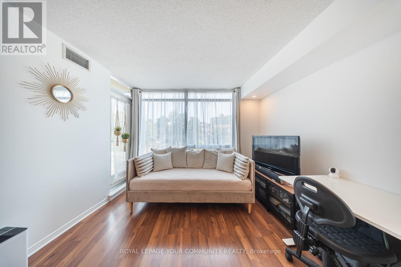 Photo 7 of 716 18 Valley Woods Road, Toronto ON