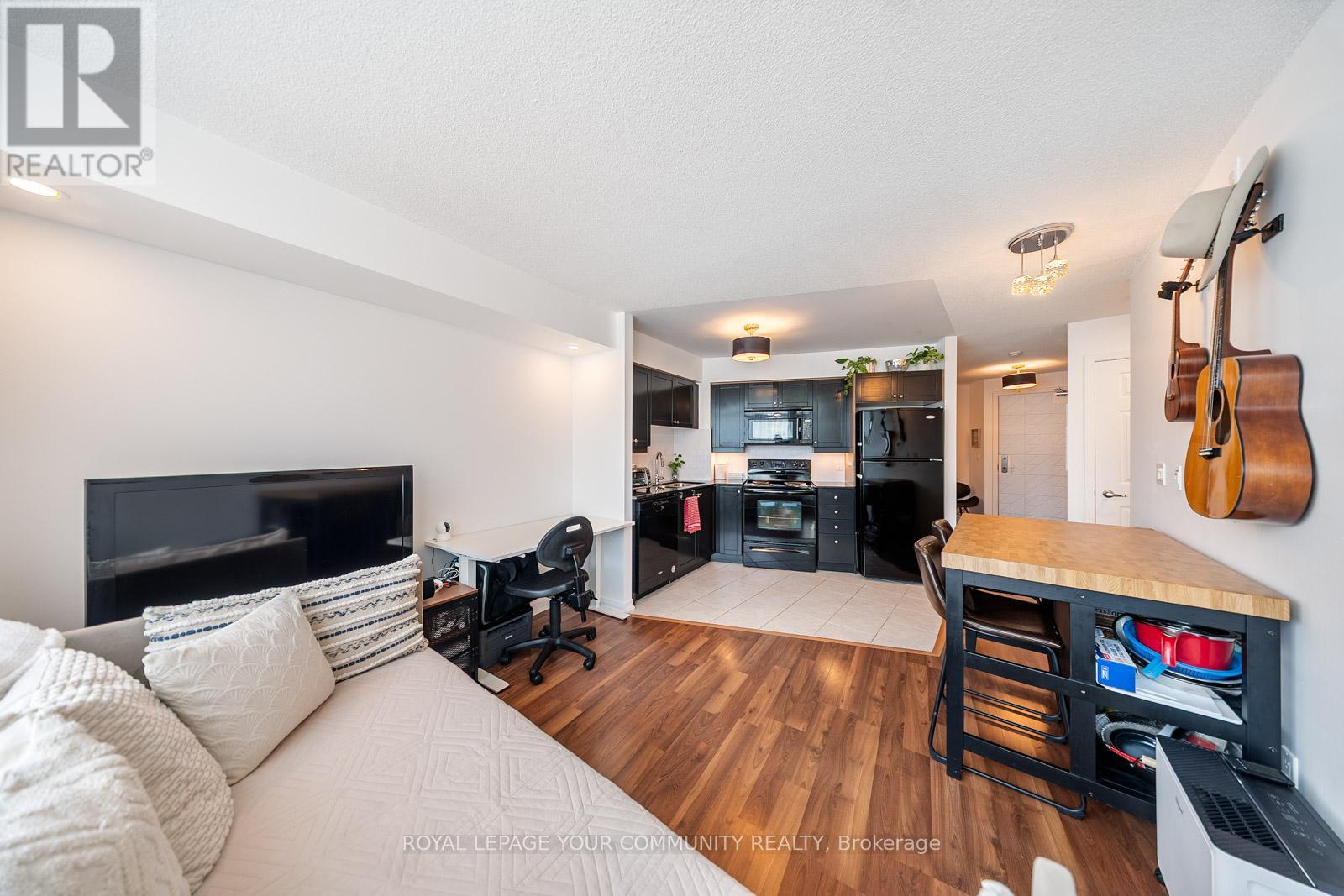 Photo 27 of 716 18 Valley Woods Road, Toronto ON