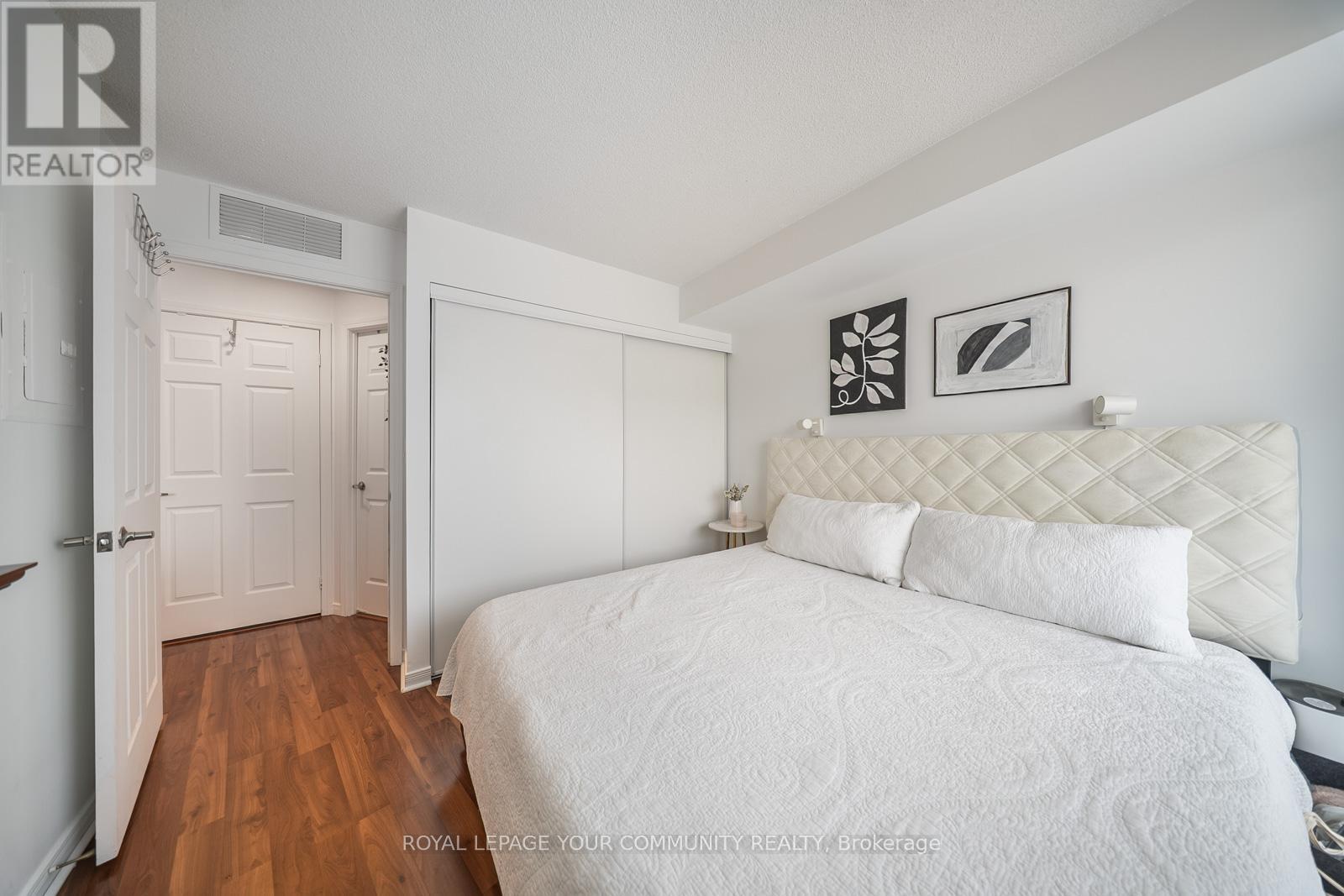 Photo 32 of 716 18 Valley Woods Road, Toronto ON