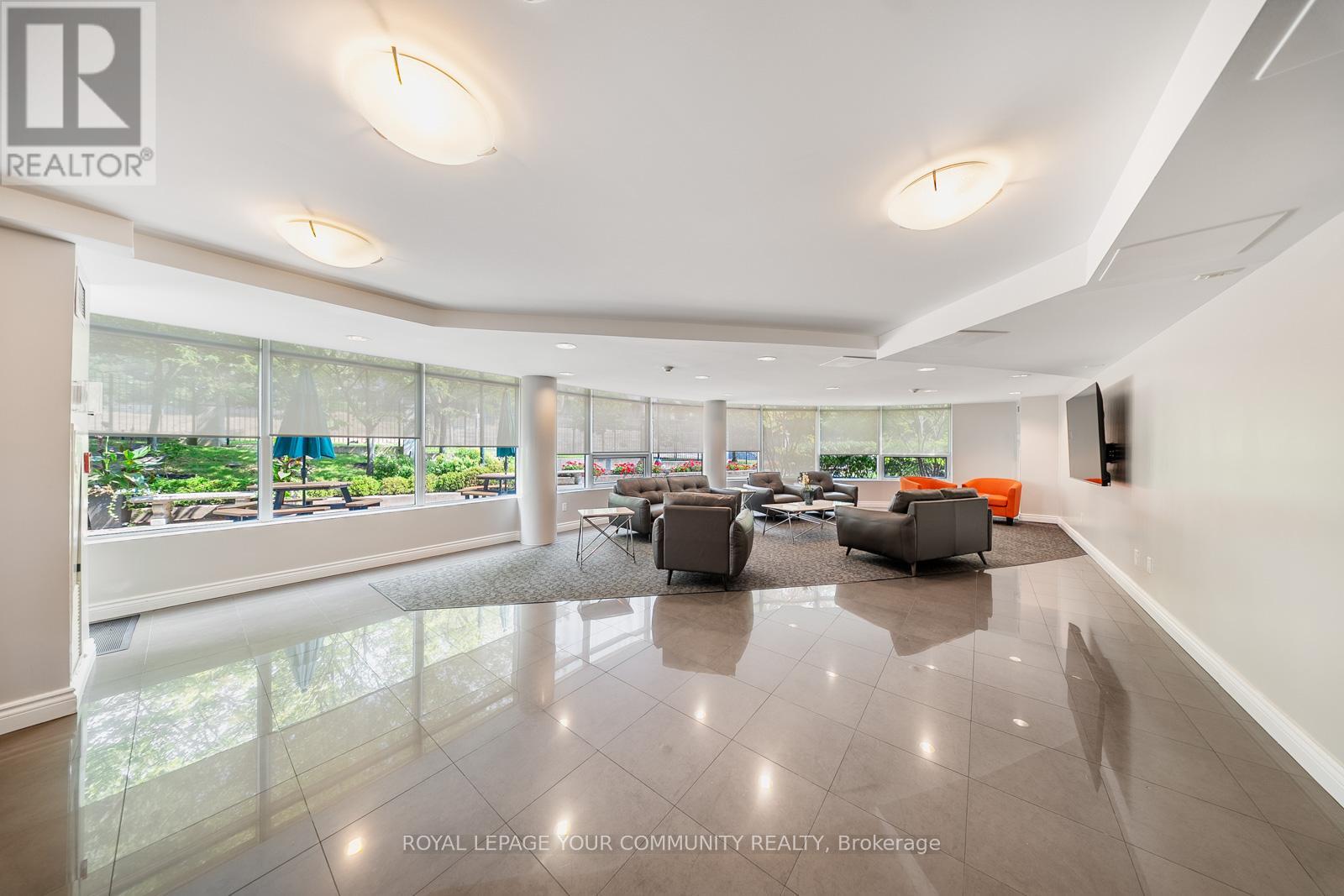 Photo 9 of 716 18 Valley Woods Road, Toronto ON