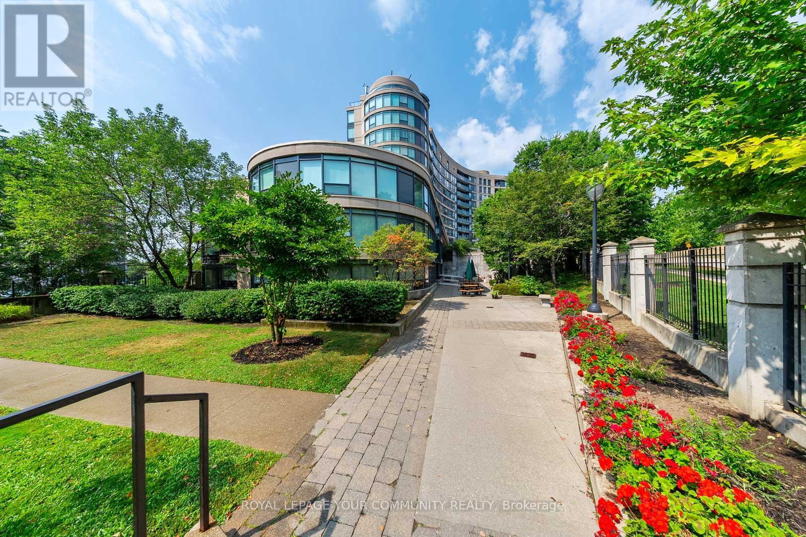 Photo 8 of 716 18 Valley Woods Road, Toronto ON