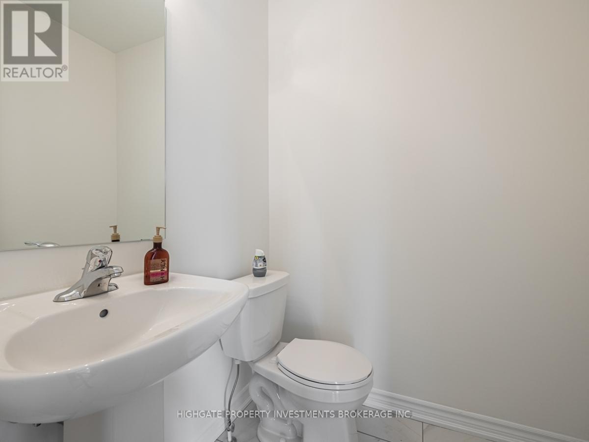 Photo 16 of 1 Jack Potts Way, Clarington ON